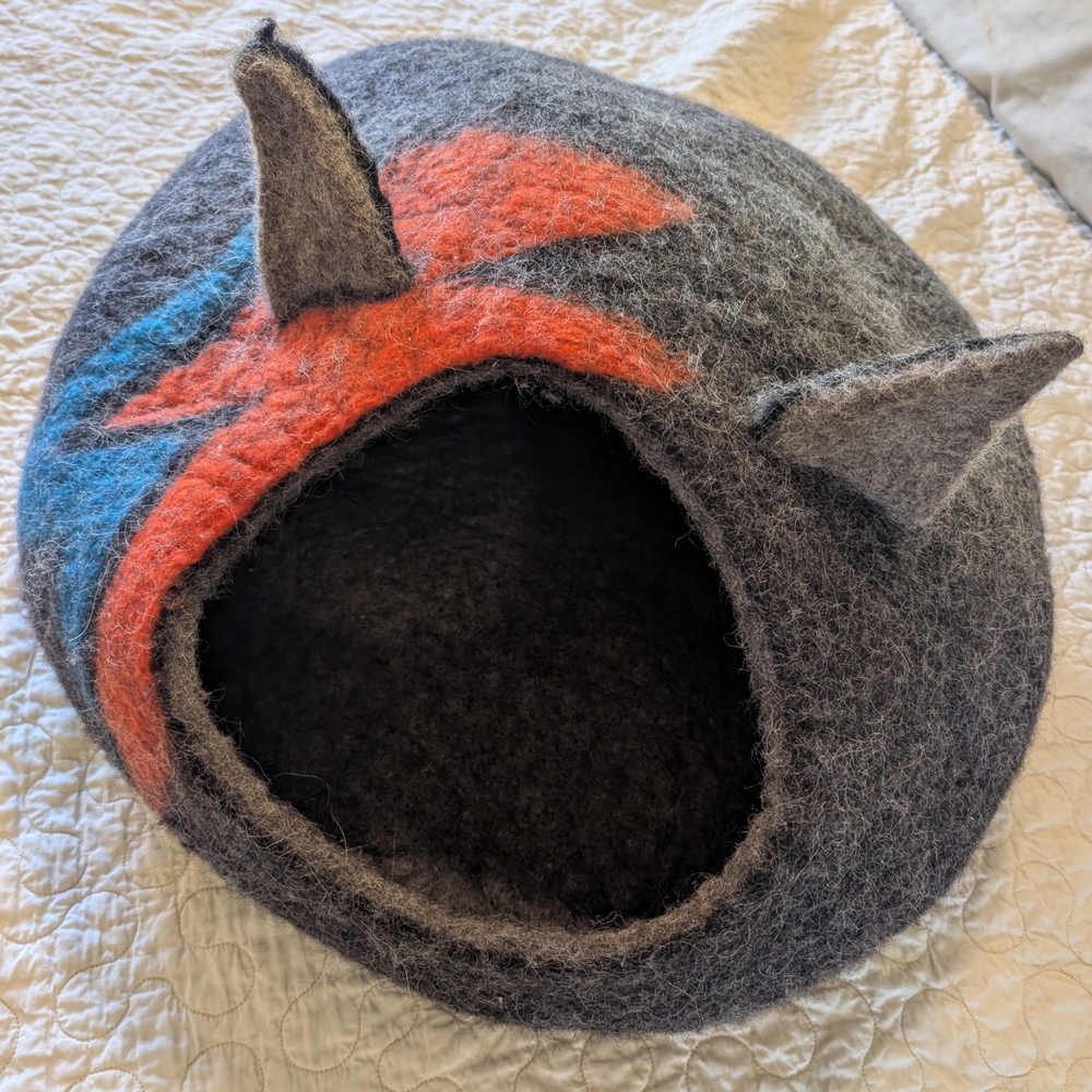 Gray Felted Cat Cave with Bowie Accents BRAND NEW